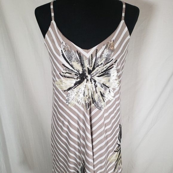 INC International Concepts White and Beige Striped with Sequined Flowers Sz M - Picture 1 of 12